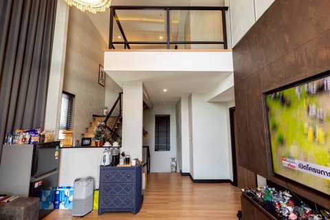House in Bangkok, Thailand 4 bedrooms № 168997 - photo 17