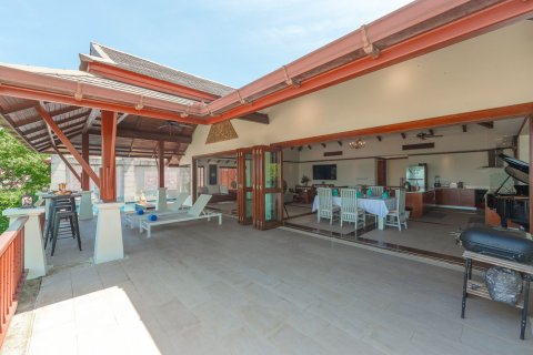 Villa in Kathu, Thailand 3 bedrooms № 168996 - photo 14