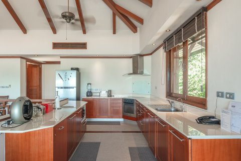 Villa in Kathu, Thailand 3 bedrooms № 168996 - photo 11