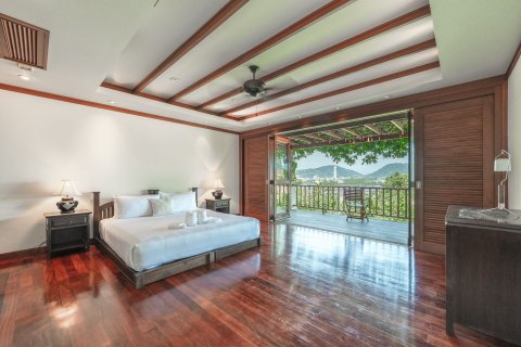 Villa in Kathu, Thailand 3 bedrooms № 168996 - photo 21