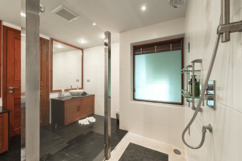 Villa in Kathu, Thailand 3 bedrooms № 168996 - photo 25