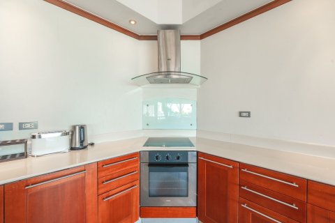 Villa in Kathu, Thailand 3 bedrooms № 168996 - photo 10