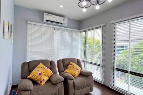 House in Bang Kaeo, Thailand 4 bedrooms № 168993 - photo 13
