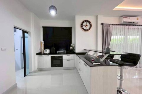House in Bang Kaeo, Thailand 4 bedrooms № 168993 - photo 7