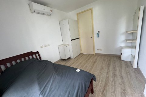 Condo in Din Daeng, Bangkok, Thailand, 2 bedrooms  № 168994 - photo 4