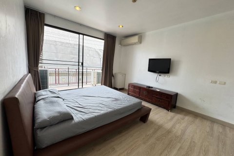 Condo in Din Daeng, Bangkok, Thailand, 2 bedrooms  № 168994 - photo 3