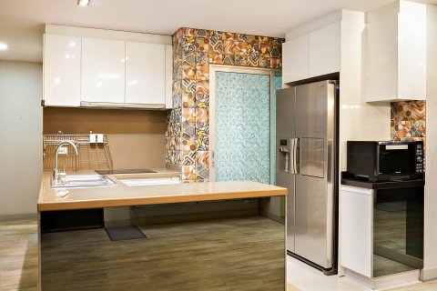 Condo in Huai Khwang, Bangkok, Thailand, 2 bedrooms  № 136650 - photo 6