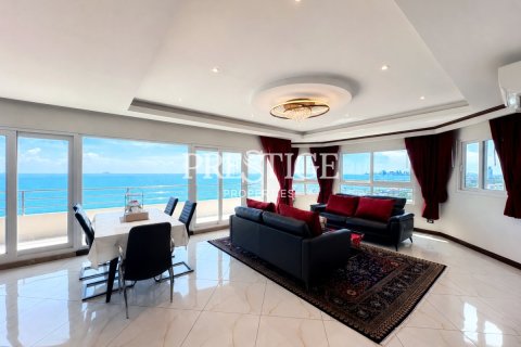 Condo in Pattaya, Thailand, 2 bedrooms  № 197521