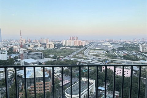 Condo in Bangkok, Thailand, 2 bedrooms № 184255 - photo 10