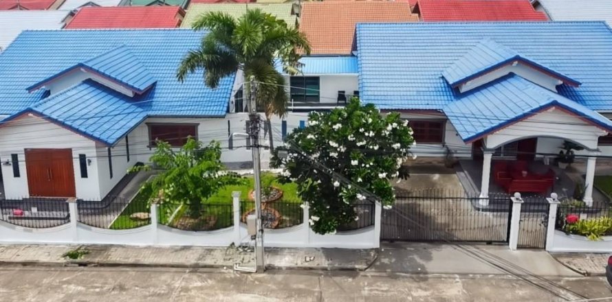 Villa à Hua Hin, Thaïlande 4 chambres № 134634