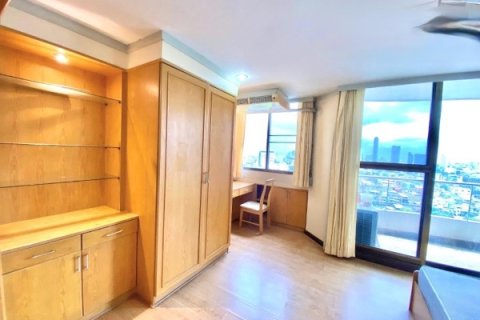 Condo in Bangkok, Thailand, 2 bedrooms  № 157736 - photo 11
