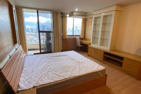 Condo in Bangkok, Thailand, 2 bedrooms  № 157736 - photo 14