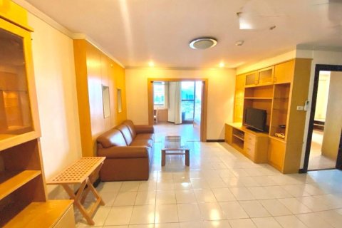 Condo in Bangkok, Thailand, 2 bedrooms  № 157736 - photo 2