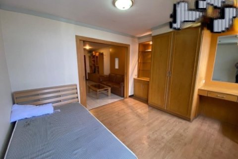 Condo in Bangkok, Thailand, 2 bedrooms  № 157736 - photo 12