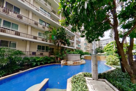 Condo in Bangkok, Thailand, 2 bedrooms  № 157737 - photo 18