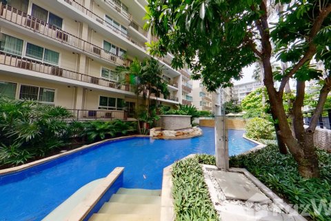 Condo in Bangkok, Thailand, 2 bedrooms  № 157737 - photo 6