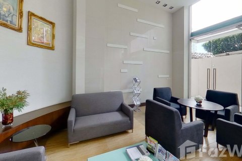 Condo in Bangkok, Thailand, 2 bedrooms  № 157737 - photo 2
