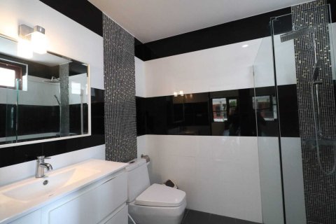 Villa in Hua Hin, Thailand 4 bedrooms № 154758 - photo 23