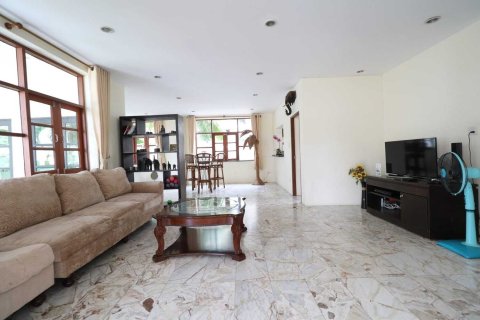 Villa in Hua Hin, Thailand 4 bedrooms № 154758 - photo 4