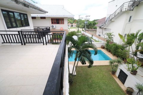 Villa in Hua Hin, Thailand 4 bedrooms № 154758 - photo 3