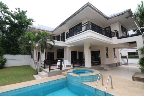 Villa in Hua Hin, Thailand 4 bedrooms № 154758 - photo 2