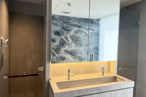 Condo à Bang Rak, Bangkok, Thaïlande, 2 chambres № 154760 - photo 24