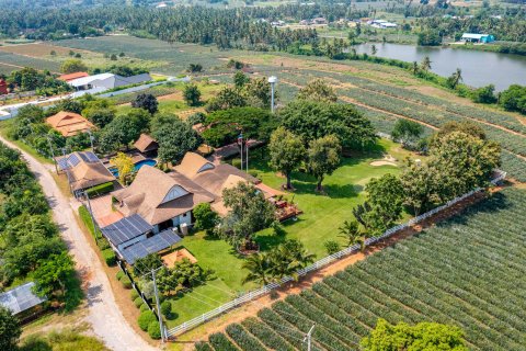 Condo à Cha-am, Thaïlande, 3 chambres  № 168823 - photo 1