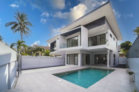 Villa in Ko Samui, Thailand 3 bedrooms № 157130 - photo 15