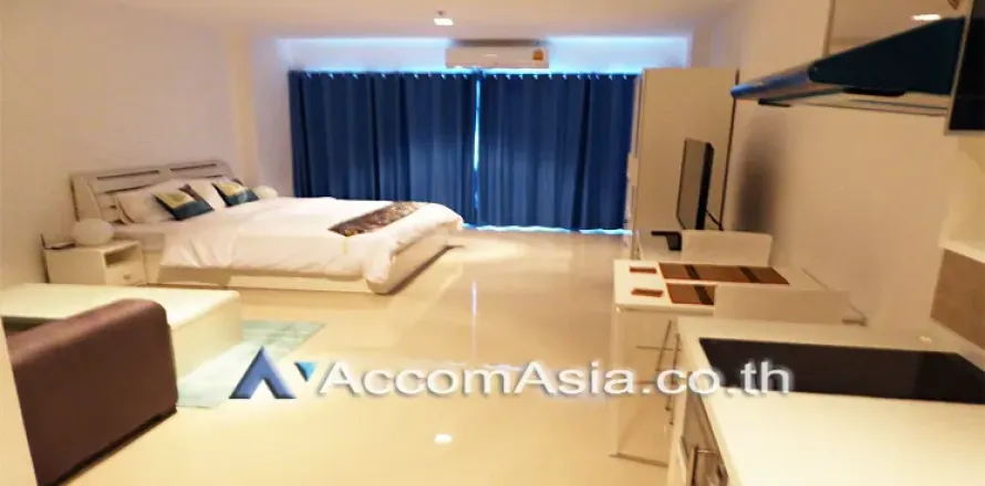 Studio in the Condo in Bang Lamung, Thailand  № 218470