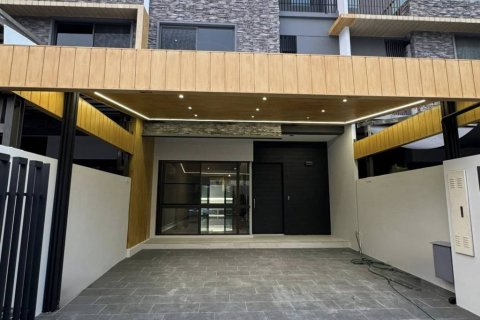 Townhouse à Lat Phrao, Bangkok, Thaïlande 3 chambres № 153950 - photo 1