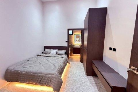 Villa in Bang Lamung, Thailand 4 bedrooms № 153949 - photo 9