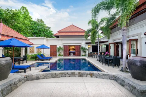 Villa in Phuket, Thailand 5 bedrooms № 153441 - photo 1