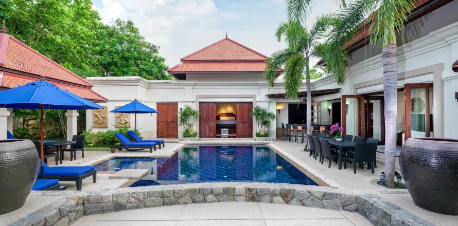 Villa in Phuket, Thailand 5 bedrooms № 153441