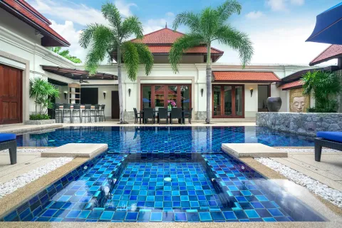 Villa in Phuket, Thailand 5 bedrooms № 153441 - photo 18