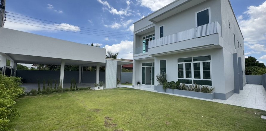 Maison à San Sai, Thaïlande 5 chambres № 153446