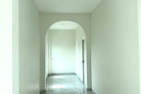 Maison à San Sai, Thaïlande 5 chambres № 153446 - photo 11