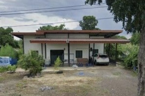 House in Lopburi, Thailand 4 bedrooms № 153440 - photo 1