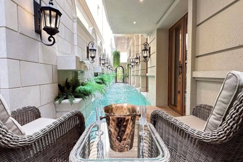 House in Watthana, Bangkok, Thailand 4 bedrooms № 161904 - photo 11