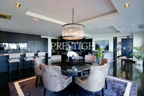 Condo in Pattaya, Thailand, 2 bedrooms № 197686 - photo 4