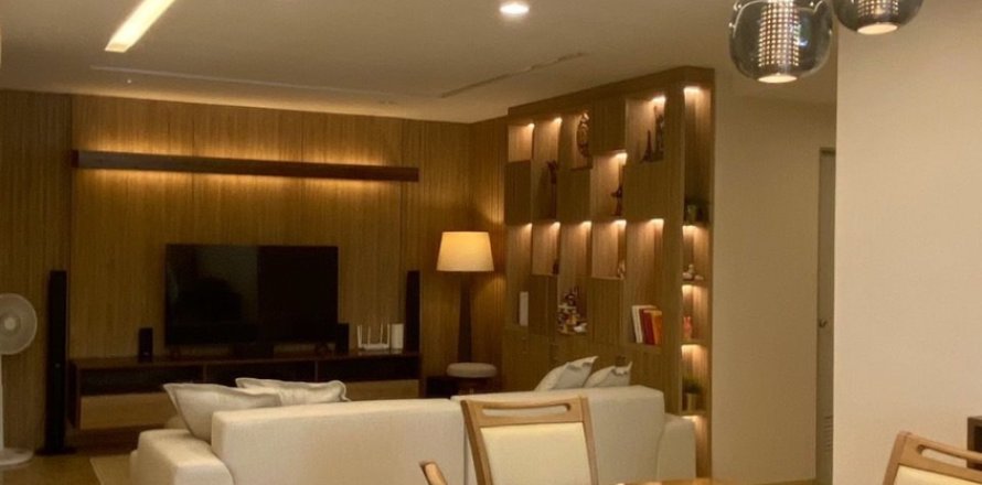 Condo in Watthana, Bangkok, Thailand, 3 bedrooms № 160700