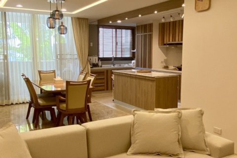 Condo in Watthana, Bangkok, Thailand, 3 bedrooms № 160700 - photo 2