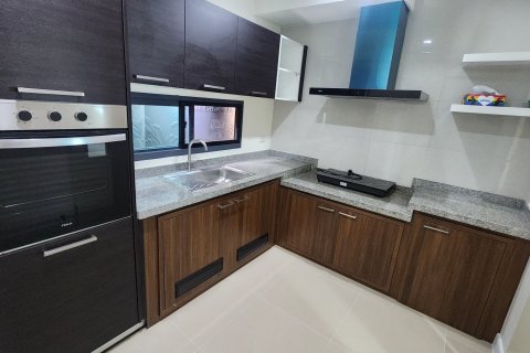 House in Phuket, Thailand 3 bedrooms № 160699 - photo 20