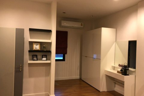 Townhouse in Wang Thonglang, Bangkok, Thailand 3 bedrooms № 160702 - photo 13