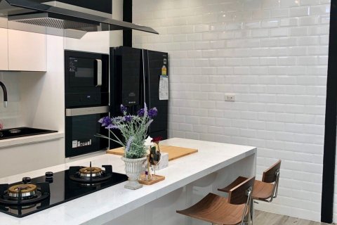 Townhouse in Wang Thonglang, Bangkok, Thailand 3 bedrooms № 160702 - photo 10