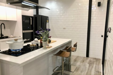 Townhouse in Wang Thonglang, Bangkok, Thailand 3 bedrooms № 160702 - photo 9