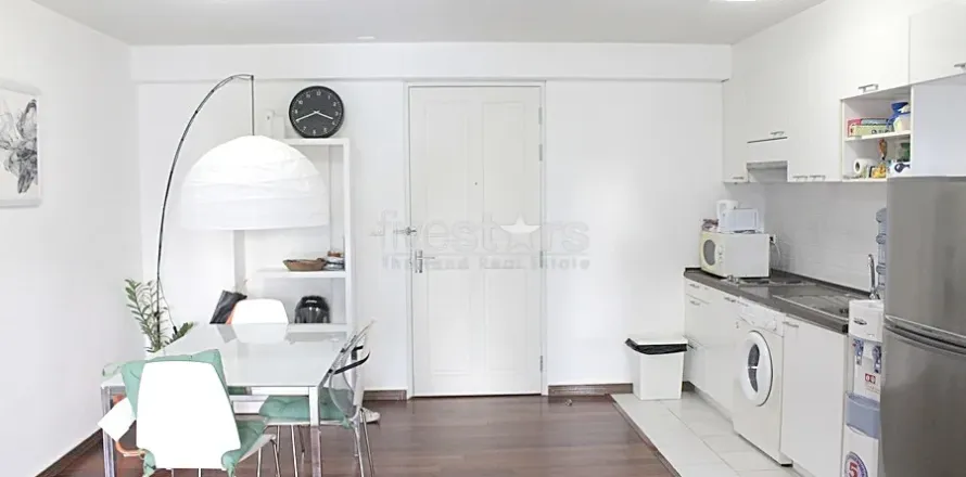 Studio dans le Condo à Watthana, Bangkok, Thaïlande  № 160698