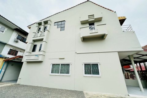 Дом в Кханнаяу, Бангкок, Таиланд с 3 спальнями  № 158574 - фото 2