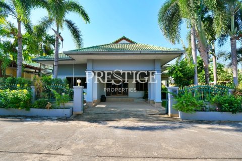 House in Pattaya, Thailand 3 bedrooms № 198553