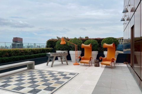 Condo in Watthana, Bangkok, Thailand, 2 bedrooms  № 161278 - photo 20