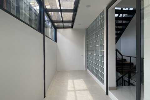 Townhouse in Watthana, Bangkok, Thailand 3 bedrooms № 161275 - photo 4